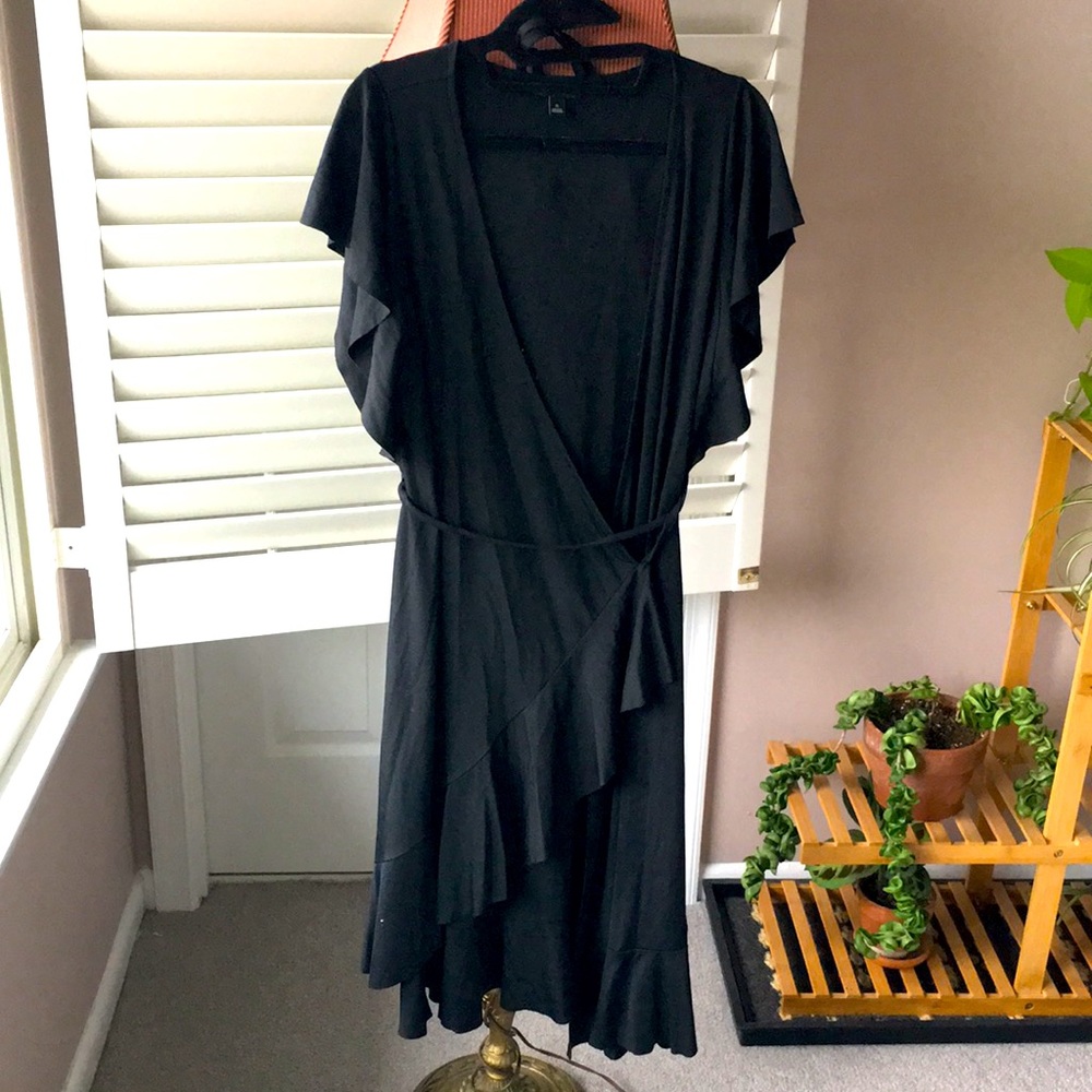 Casual wraparound black dress by Banana Republic